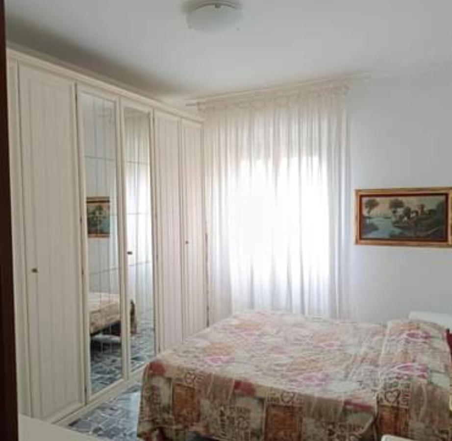 Appartamento Loano Climatizzato Mt 650 Dal Mare Luaran gambar