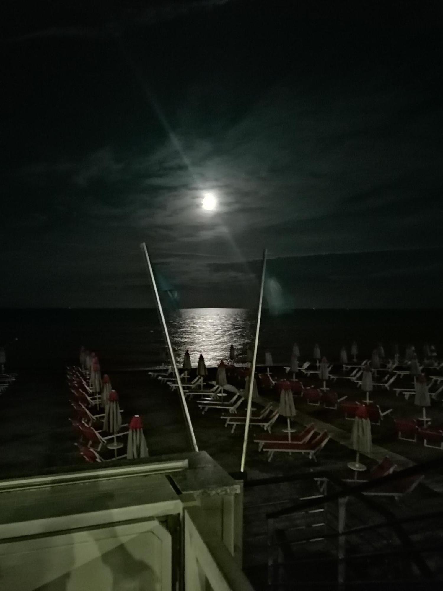Appartamento Loano Climatizzato Mt 650 Dal Mare Luaran gambar