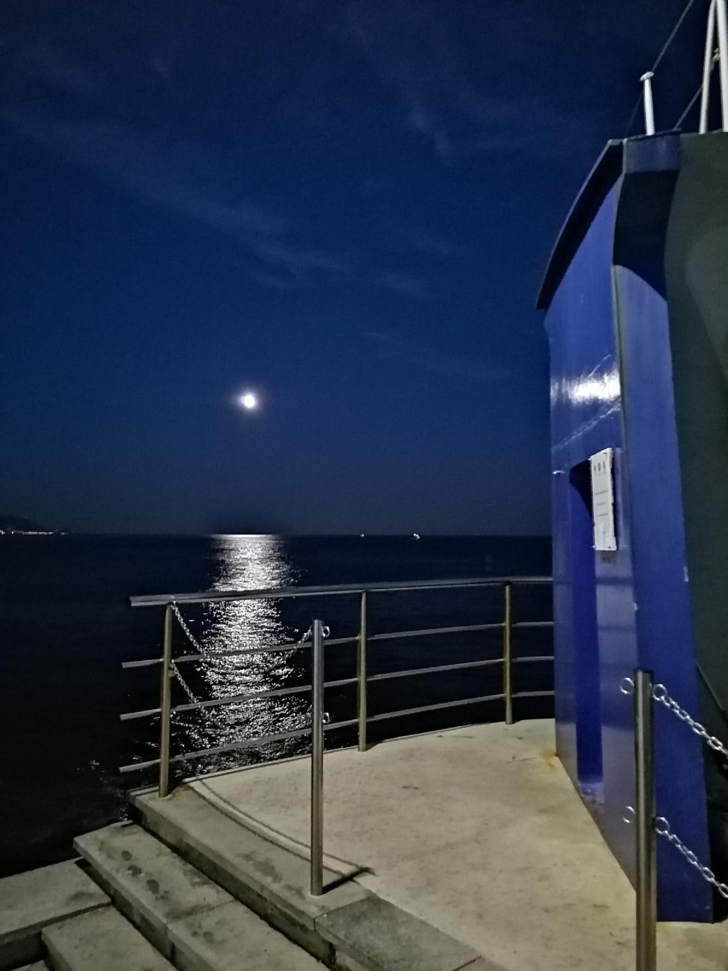 Appartamento Loano Climatizzato Mt 650 Dal Mare Luaran gambar
